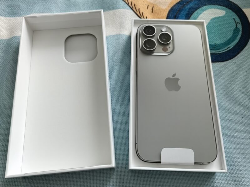 iPhone 15 Pro Max ナチュラルチタニウム￼ 本体 おまけ付き iPhone 15