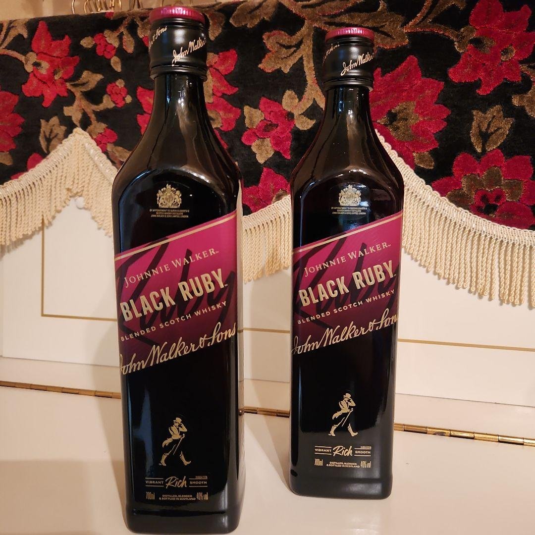 [新](貴重商品) ジョニーウォーカー ブラックルビー 2本セット 新](貴重商品) ジョニーウォーカー ブラックルビー 2本 - メルカリ