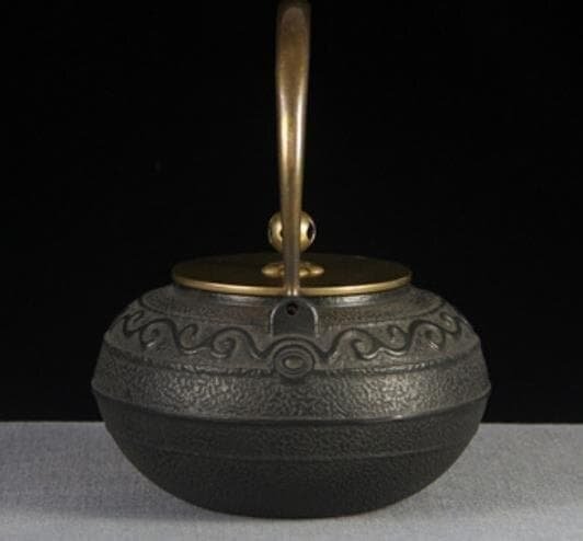 鋳鉄製の黒い鉄瓶 鉄器 老鉄瓶 提梁壺 茶道具対応 容量 : 1.1L